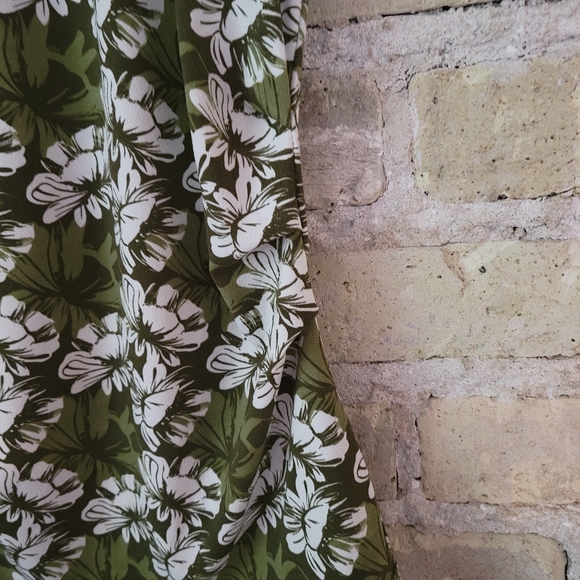 Fitted Tahari top - Picture 2 of 5